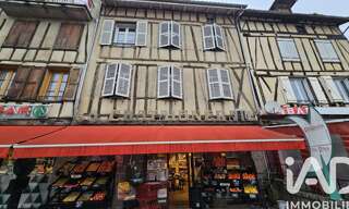 Immeuble  251 m² à vendre à Maurs (15600)