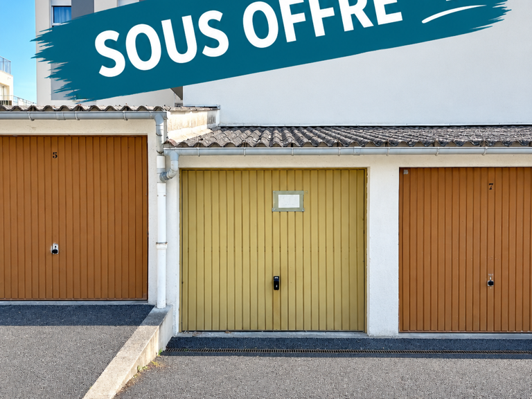 Vente Garage 12 m&sup2; — photo 1