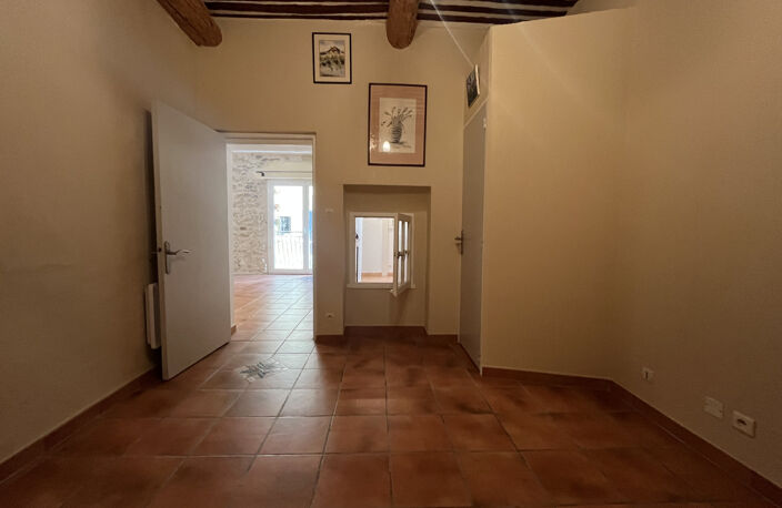 Maison de village avec garage, cellier et cave — photo 2
