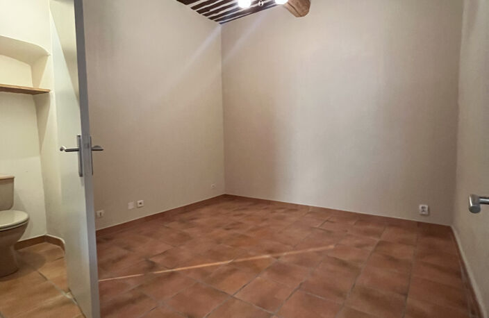 Maison de village avec garage, cellier et cave — photo 3