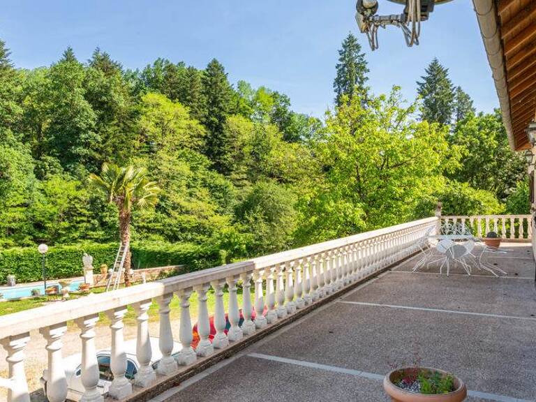 Villa de 8 pièces principales — photo 1
