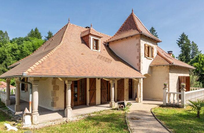 Villa de 8 pièces principales — photo 2
