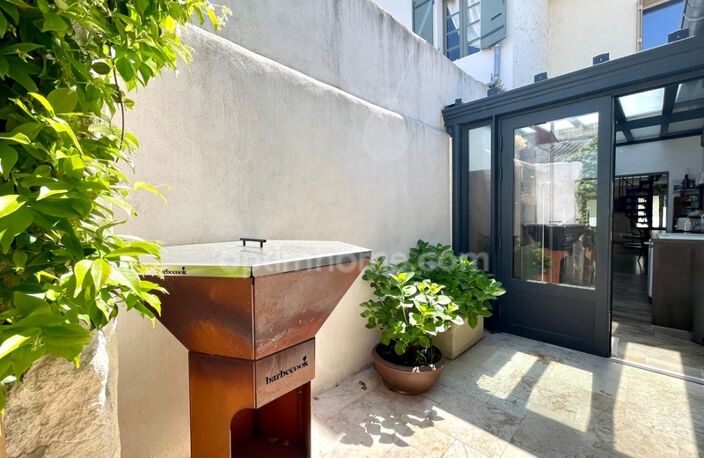 MAISON INTRA-MUROS AVEC PATIO PISCINE ET GARAGE — photo 3