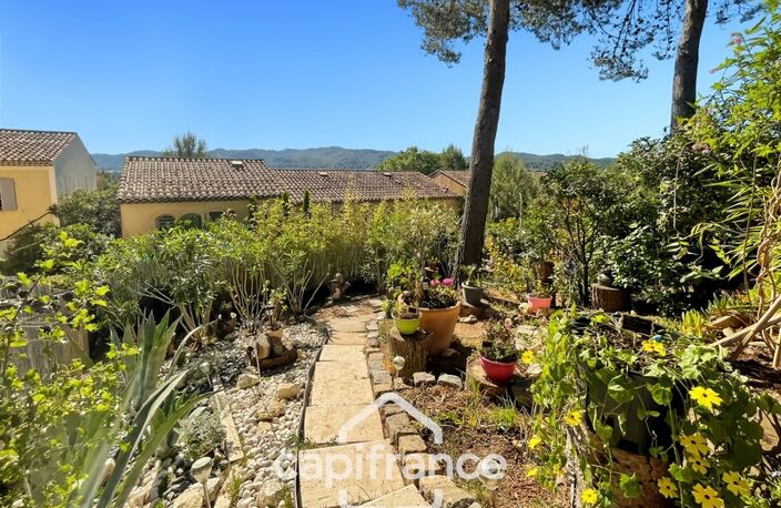 MAISON FAMILIALE de 80 m2 de surface au sol,terrain 180 m2, 3 chambres, salle de bain, salle d'eau, jardin, terrasse abritée, piscine résidentielle, place de parking privative — photo 5