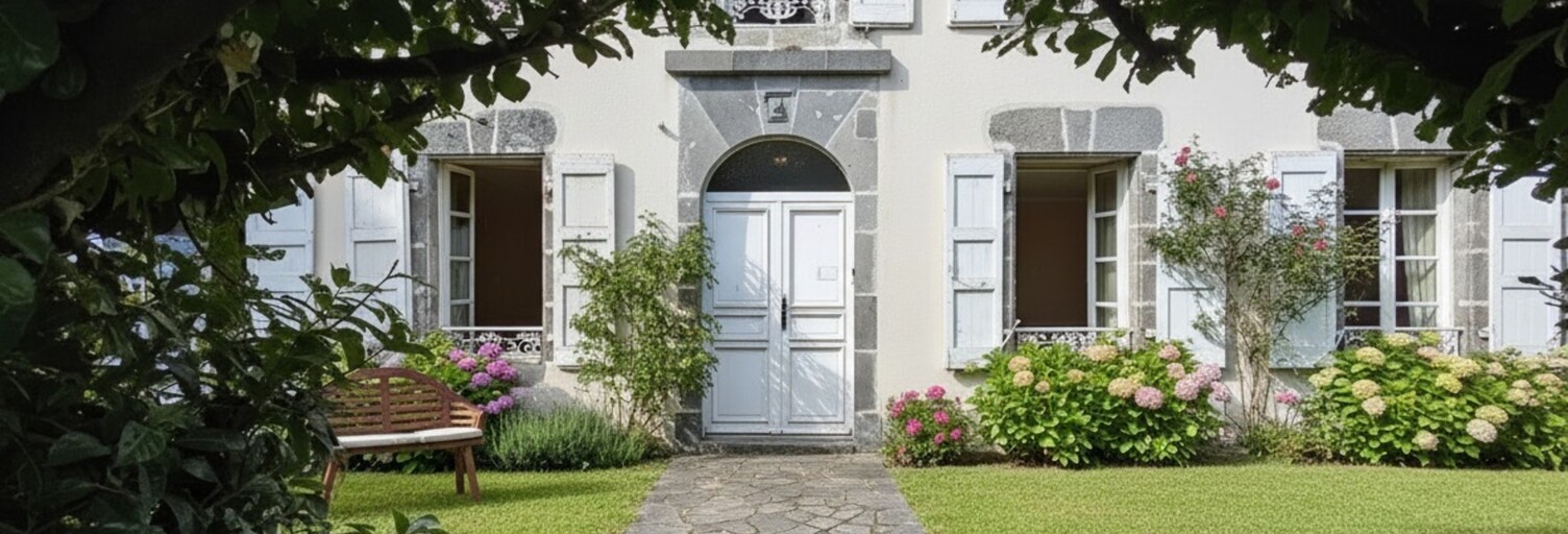 Maison 10 Pièces 200 m² à vendre à Saint-Paul-des-Landes (15250)