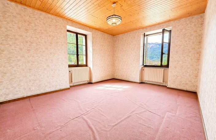 À vendre Thones Appartement 5 pièces à rénover plus plateau à aménager — photo 2