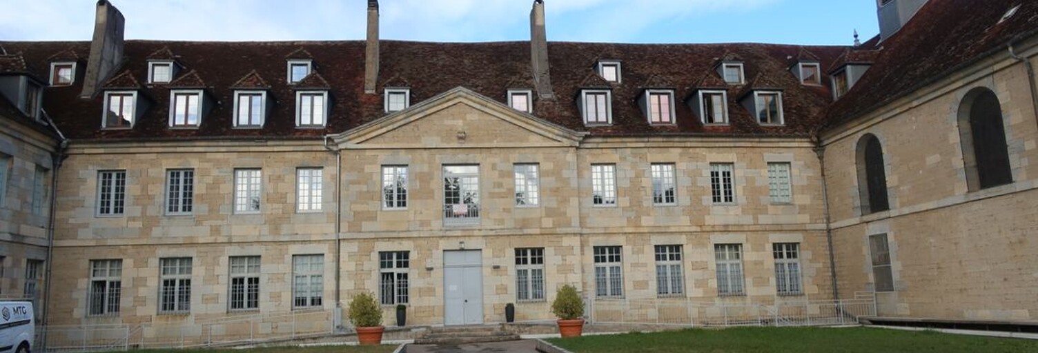 Appartement 5 Pièces 130 m² à louer à École-Valentin (25480)