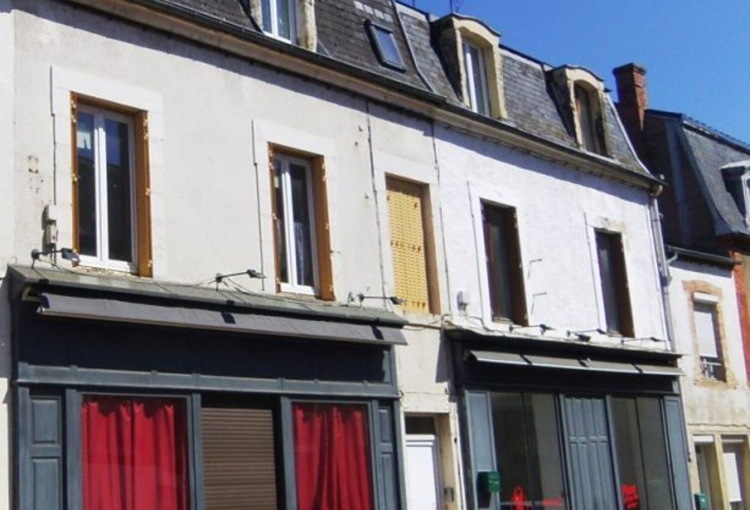 IMMEUBLE DE RAPPORT 2410 €/MOIS - COMMERCE & HABITATION 420 M2 — photo 1