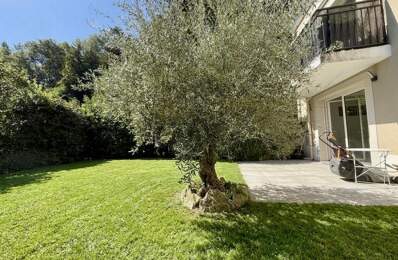 Appartement À Vendre — photo du bien