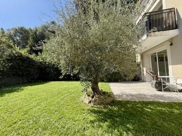 Appartement À Vendre — photo du bien