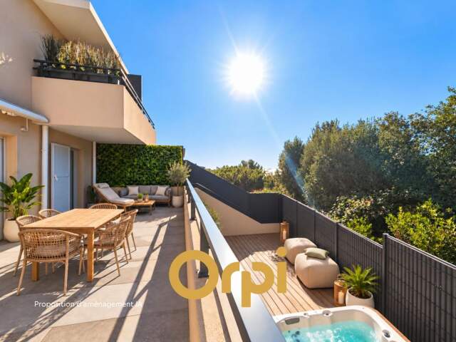 BANDOL EXCLUSIVITÉ - DUPLEX D’EXCEPTION – VUE MER – TERRASSES — photo du bien