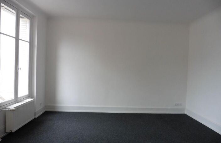 Appartement climatisé T4 À Louer au centre ville de Cosne sur Loire — photo 4