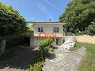 Maison familiale à Poitiers Les Rocs, terrain 800 m², sous-sol complet et garage — photo 2