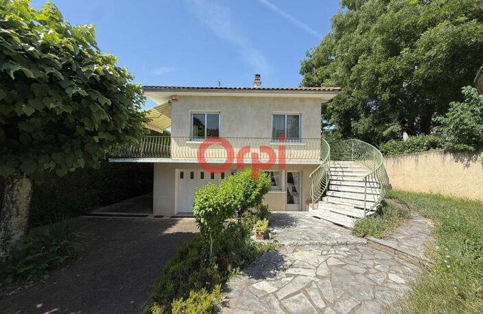 Maison familiale à Poitiers Les Rocs, terrain 800 m², sous-sol complet et garage — photo 2