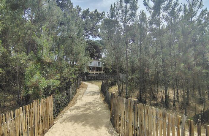 RONCE LES BAINS - ACCES PLAGE - VUE MER — photo 2