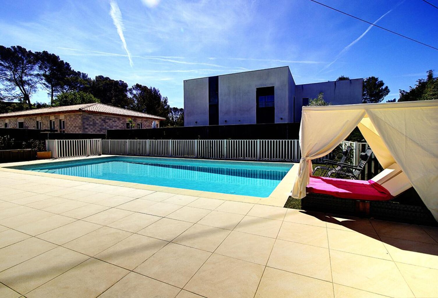 Co-Exclusivité - Mougins Saint-Basile - Appartement-villa 4 pièces de 106 m² avec accès direct à la piscine — photo 1