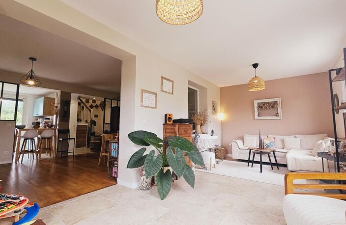 BOURGES MAISON 98.4M² + APPARTEMENT INDEPENDANT 44.4M² PISCINE JARDIN GARAGE — photo 2