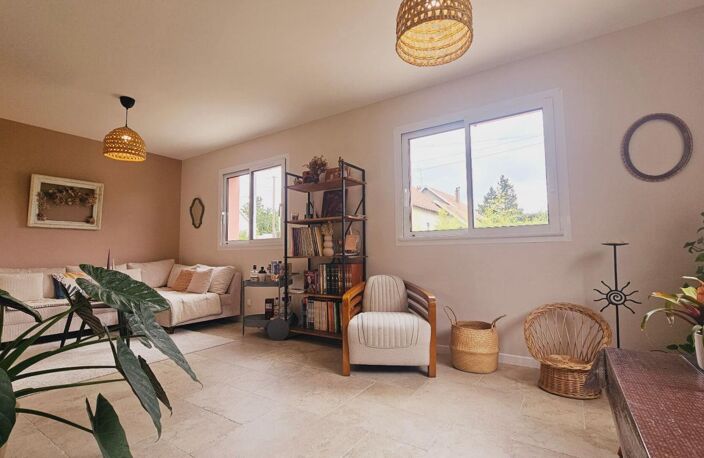 BOURGES MAISON 98.4M² + APPARTEMENT INDEPENDANT 44.4M² PISCINE JARDIN GARAGE — photo 3