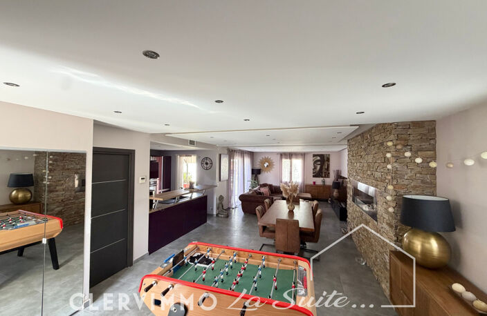 Maison 300m2 avec Piscine et Prestations Haut de Gamme à La — photo 2