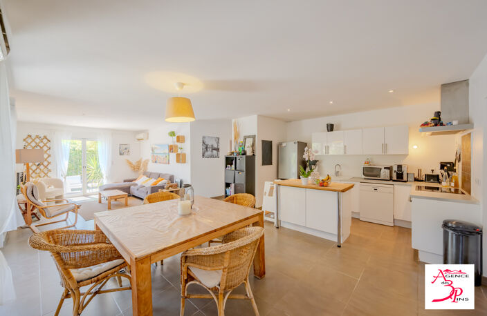 Nouveau prix<br><br>Au calme d'une impasse, cette villa récente — photo 3