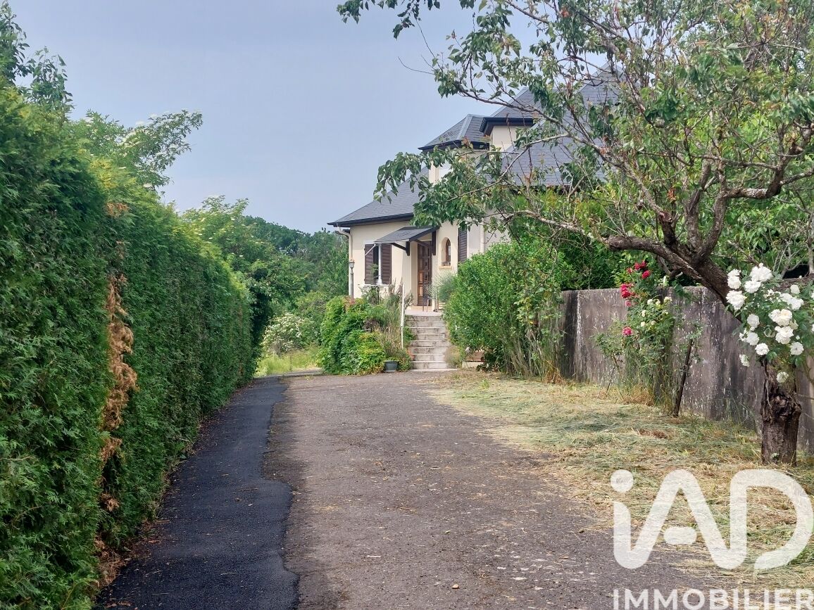 Audun-Le-Roman - 185m² - 8p. - 4ch.