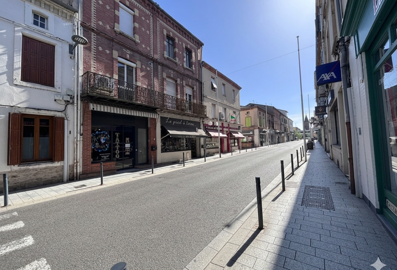 Immeuble - local commerciel loué+ 2 appartements - CARMAUX — photo 1