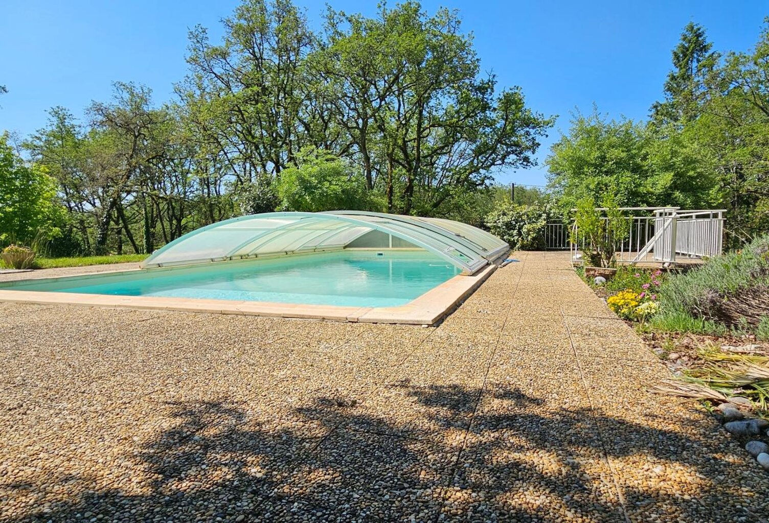Propriété - 8 chambres - Écrin de verdure - Lot 46 — photo 1