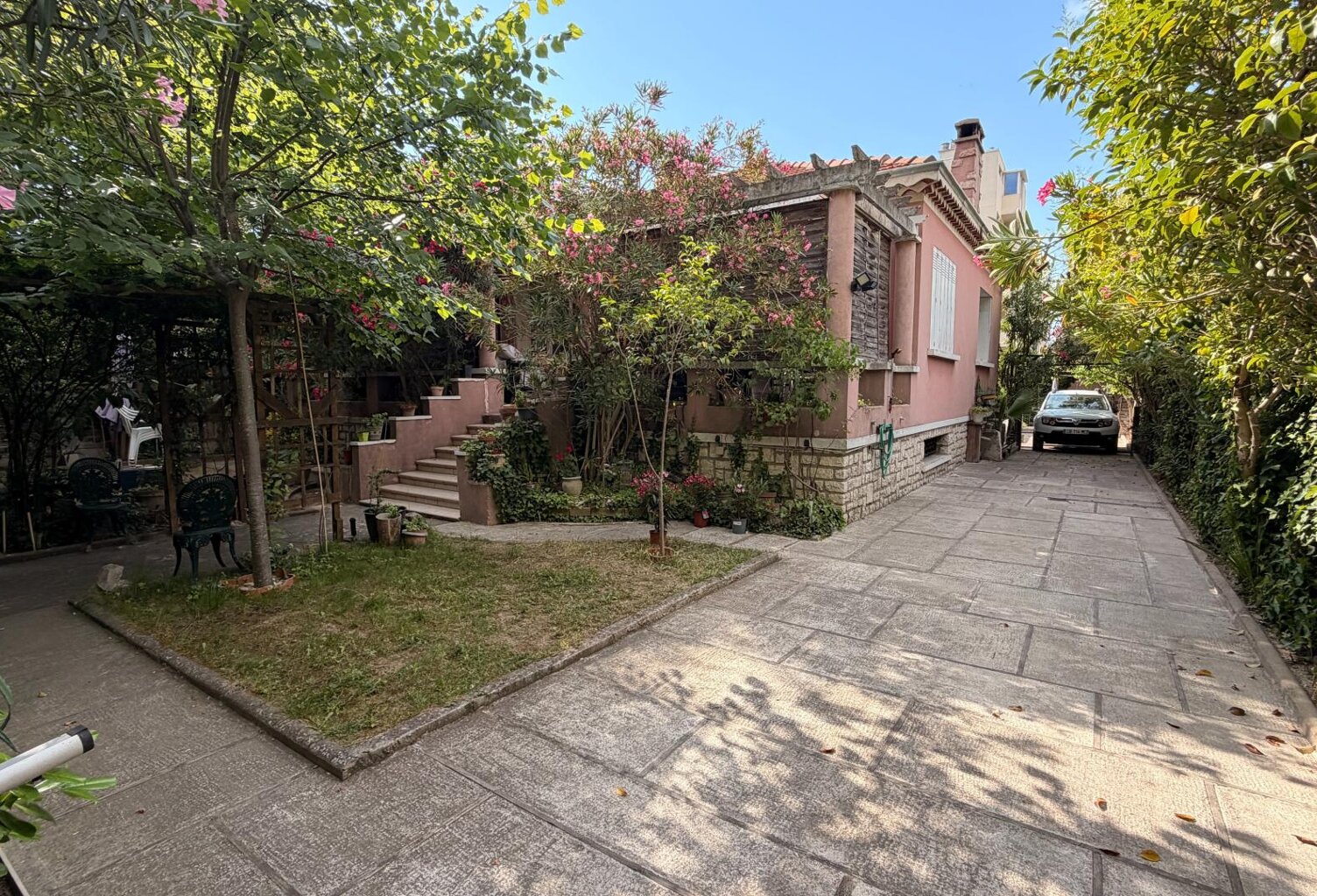 Maison familiale avec cachet en centre-ville — photo 1