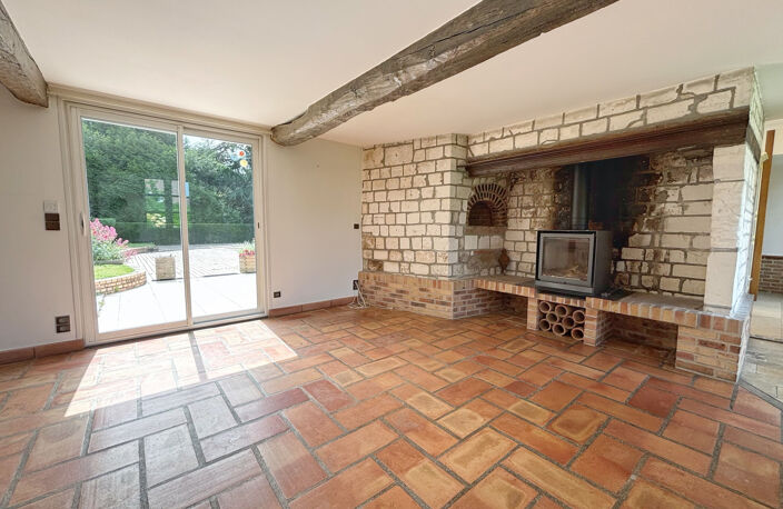 MAISON - 5 chambres - 159 M2 - JARDIN - GARAGE — photo 2