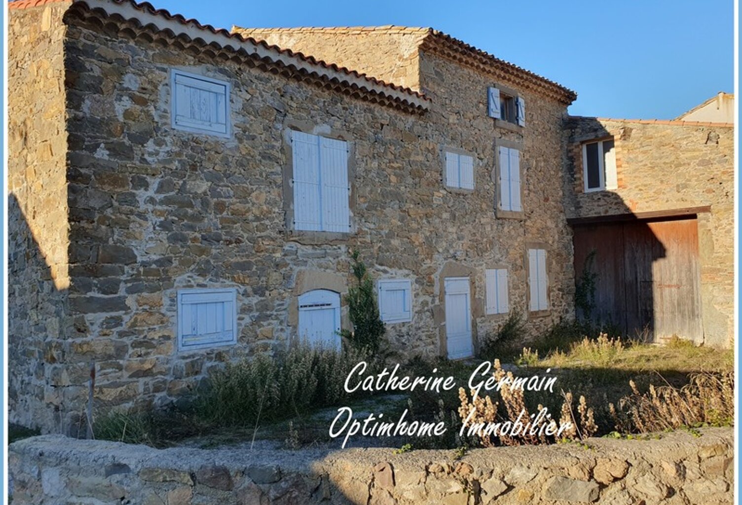 A Montbrun des Corbières ; A vendre en exclusivité ; Ensemble composé de 2 maisons en cours de rénovation, d’une magnifique cave viticole le tout sur un terrain de 1409m² — photo 1
