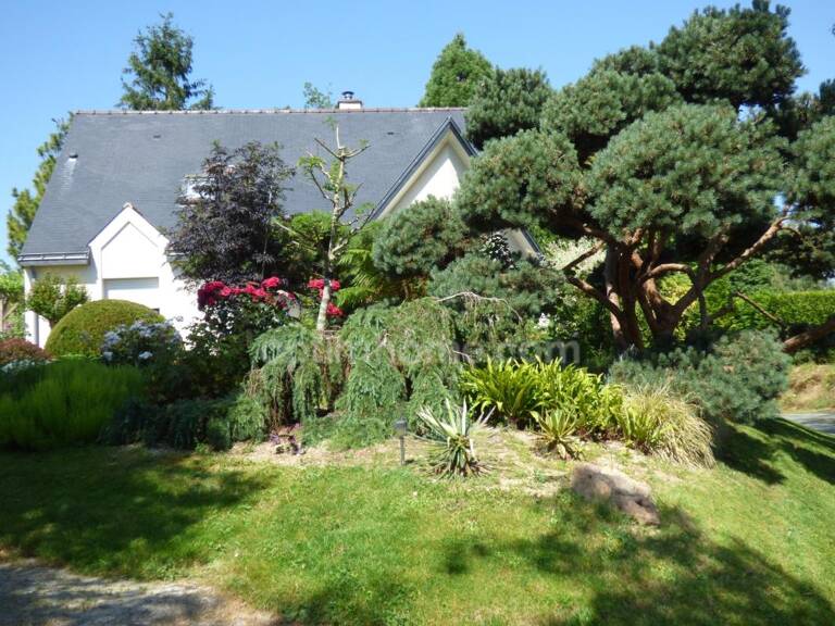 Maison 4 chambres, sous-sol et magnifique jardin — photo 1