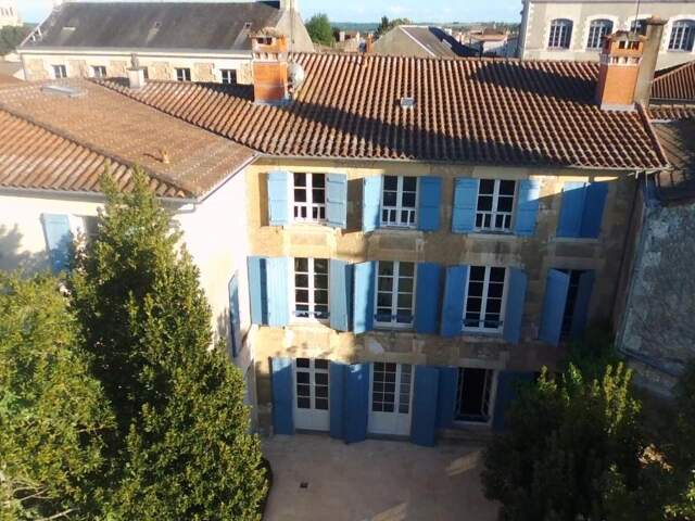 Demeure de prestige Saint Maixent L Ecole 11 pièce(s) 320m2 — photo du bien