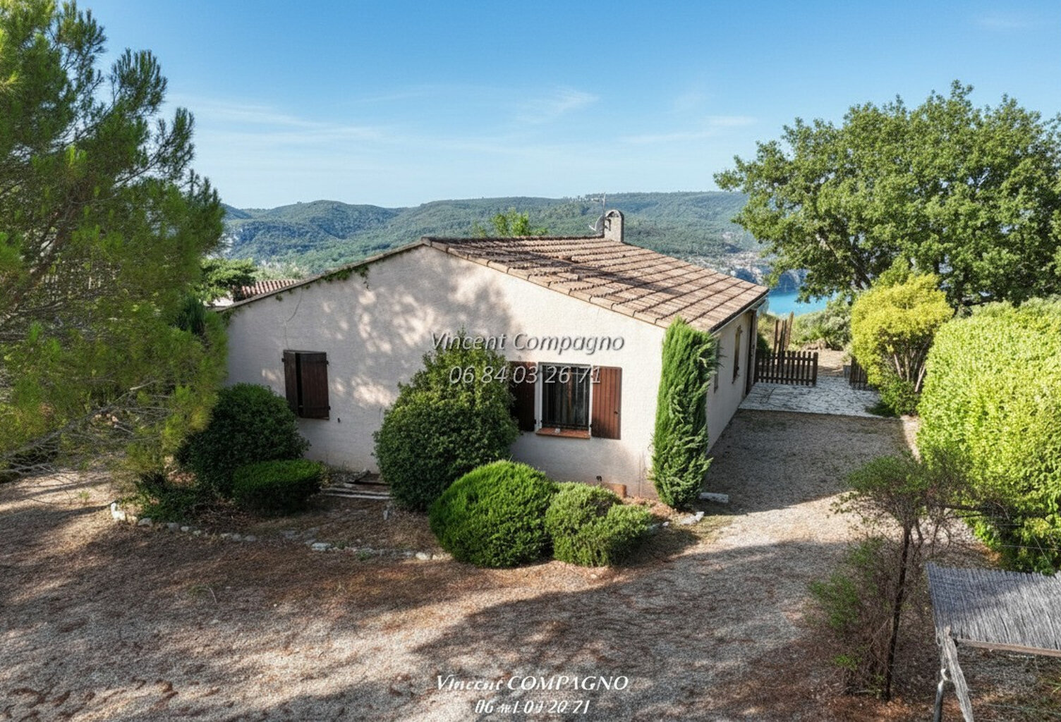 Maison plain-pied, piscine, studio indépendant et aperçu lac — photo 1