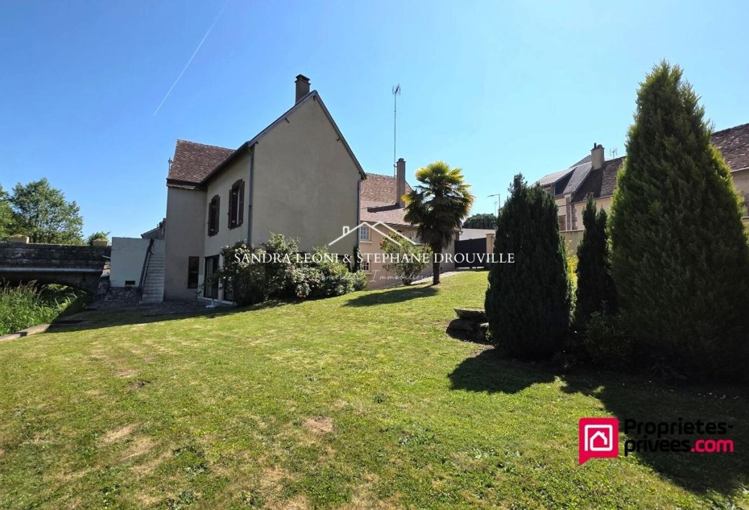 PROCHE CHARTRES - THIVARS - CHARMANTE MAISON DE VILLE de 295 m², 8 pièces — photo 1