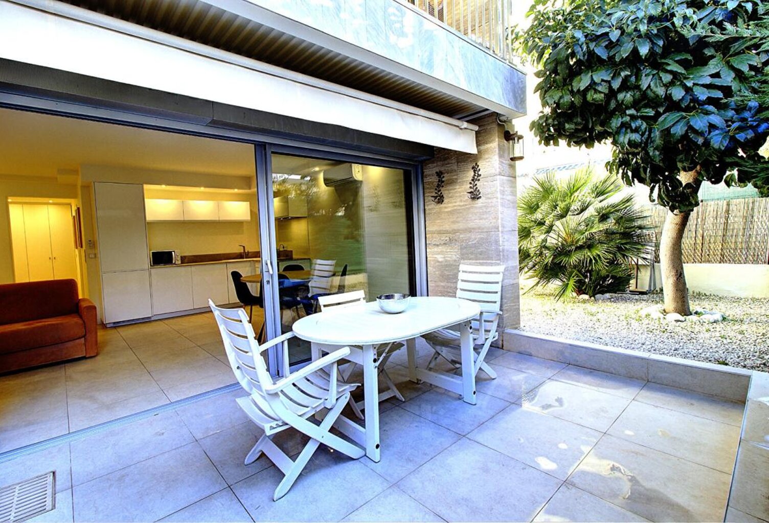 Cannes Palm Beach - Appartement-Villa 2 pièces rénové en rez-de-jardin — photo 1