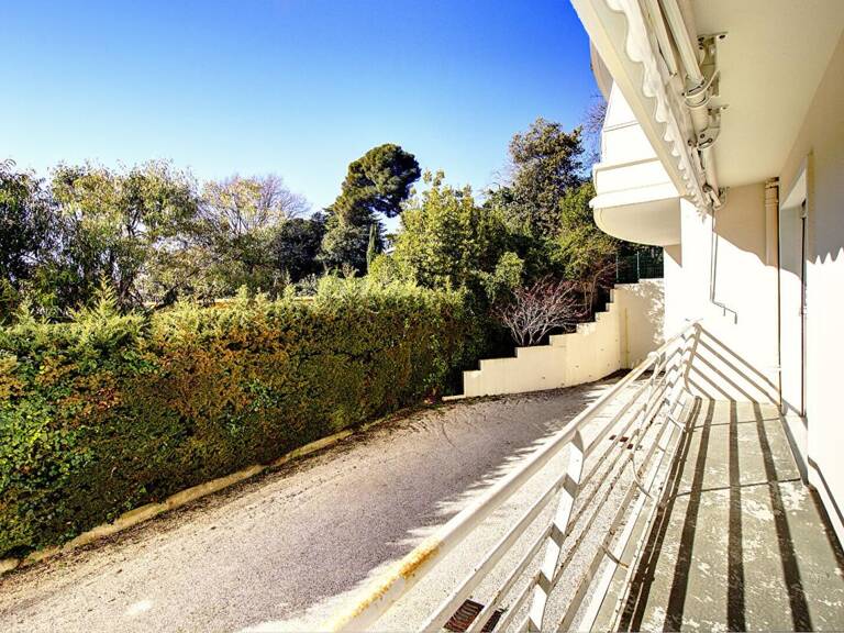 Cannes Montfleury - Appartement 2 pièces avec vue sur parc arboré — photo 1