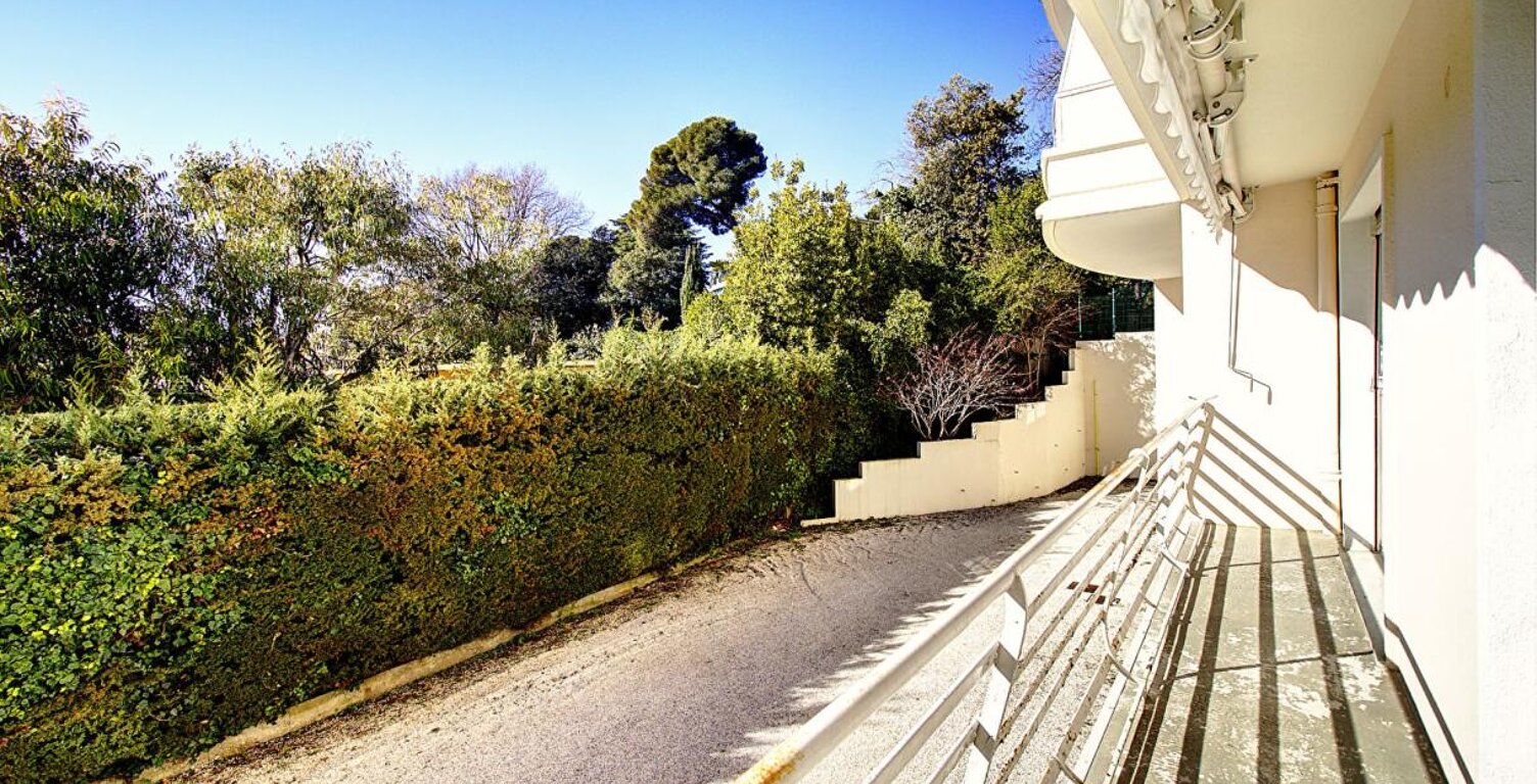 Cannes Montfleury - Appartement 2 pièces avec vue sur parc arboré — photo 1