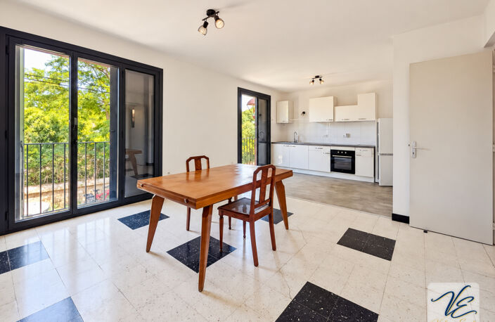 Maison rénovée à Siran – 3 chambres, terrasse, cour et grand garage de 60 m² — photo 3