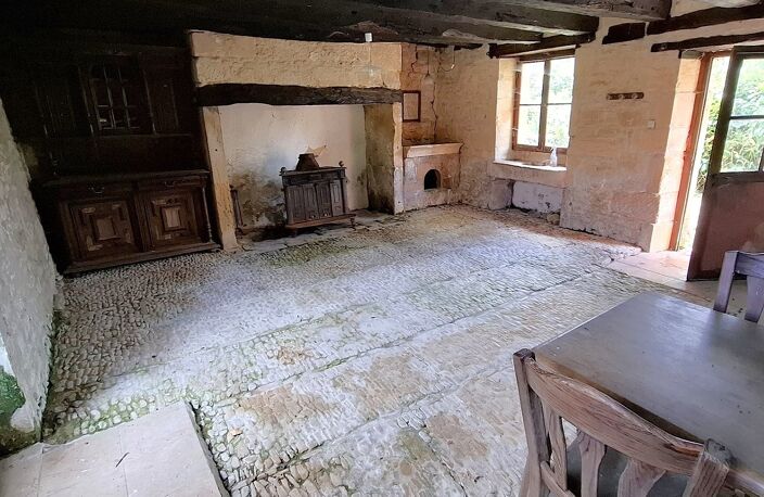 Maison composée de deux parties à vendre 5 pièces LA CHAPELLE AUBAREIL (24) — photo 4