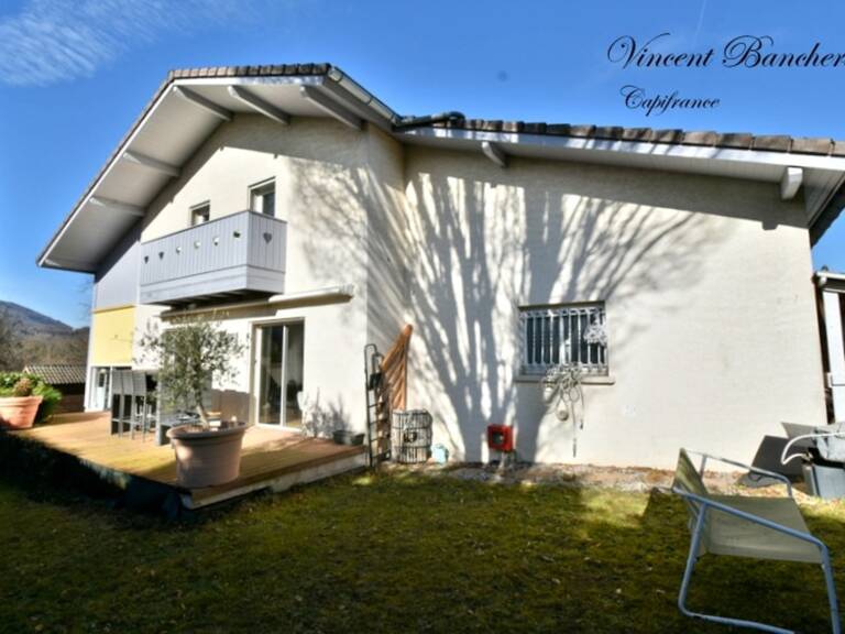 Maison familiale d'environ 160 m² avec piscine, 5 chambres et terrain de plus de 1160 m² au cœur d'un secteur prisé de Reignier — photo 1