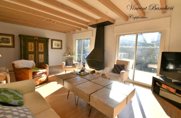 Maison familiale d'environ 160 m² avec piscine, 5 chambres et terrain de plus de 1160 m² au cœur d'un secteur prisé de Reignier — photo 3