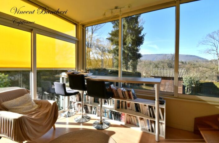 Maison familiale d'environ 160 m² avec piscine, 5 chambres et terrain de plus de 1160 m² au cœur d'un secteur prisé de Reignier — photo 4