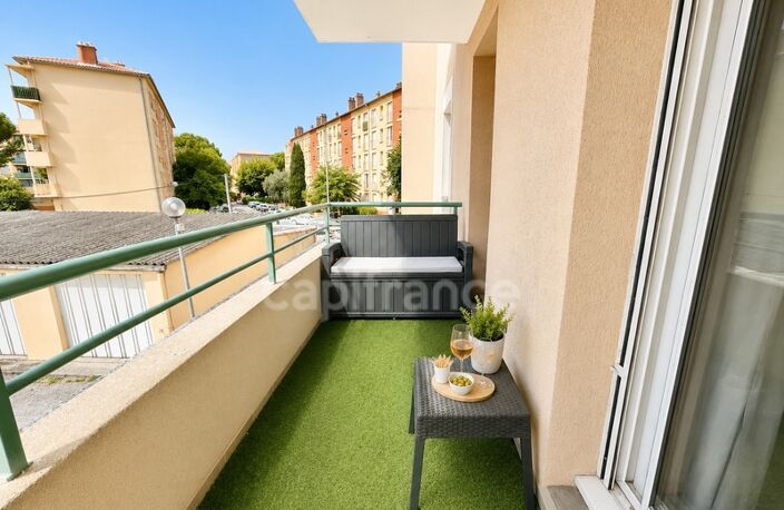 Appartement lumineux avec balcon – Résidence Petit Prince, rue Mermoz — photo 2