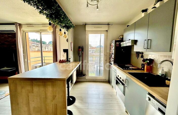 Appartement lumineux avec balcon – Résidence Petit Prince, rue Mermoz — photo 4