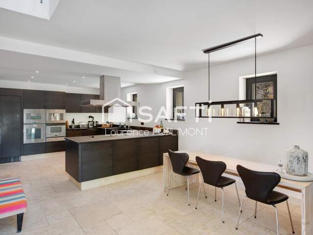 Prestigieux domaine à Tourrettes : Quand l'authenticité du passé sublime le luxe d'aujourd'hui. Panorama grandiose. — photo du bien
