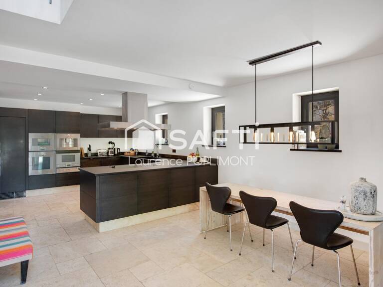 Prestigieux domaine à Tourrettes : Quand l'authenticité du passé sublime le luxe d'aujourd'hui. Panorama grandiose. — photo 1