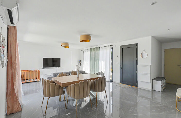 Villa récente T4 de 88 m2 avec jardin — photo 2