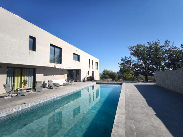 Vente Exclusivité Puy St Reparade en campagne LC Gestion vous propose une maison contemporaine de type 7 sur 5056 m² de terrain avec piscine — photo du bien