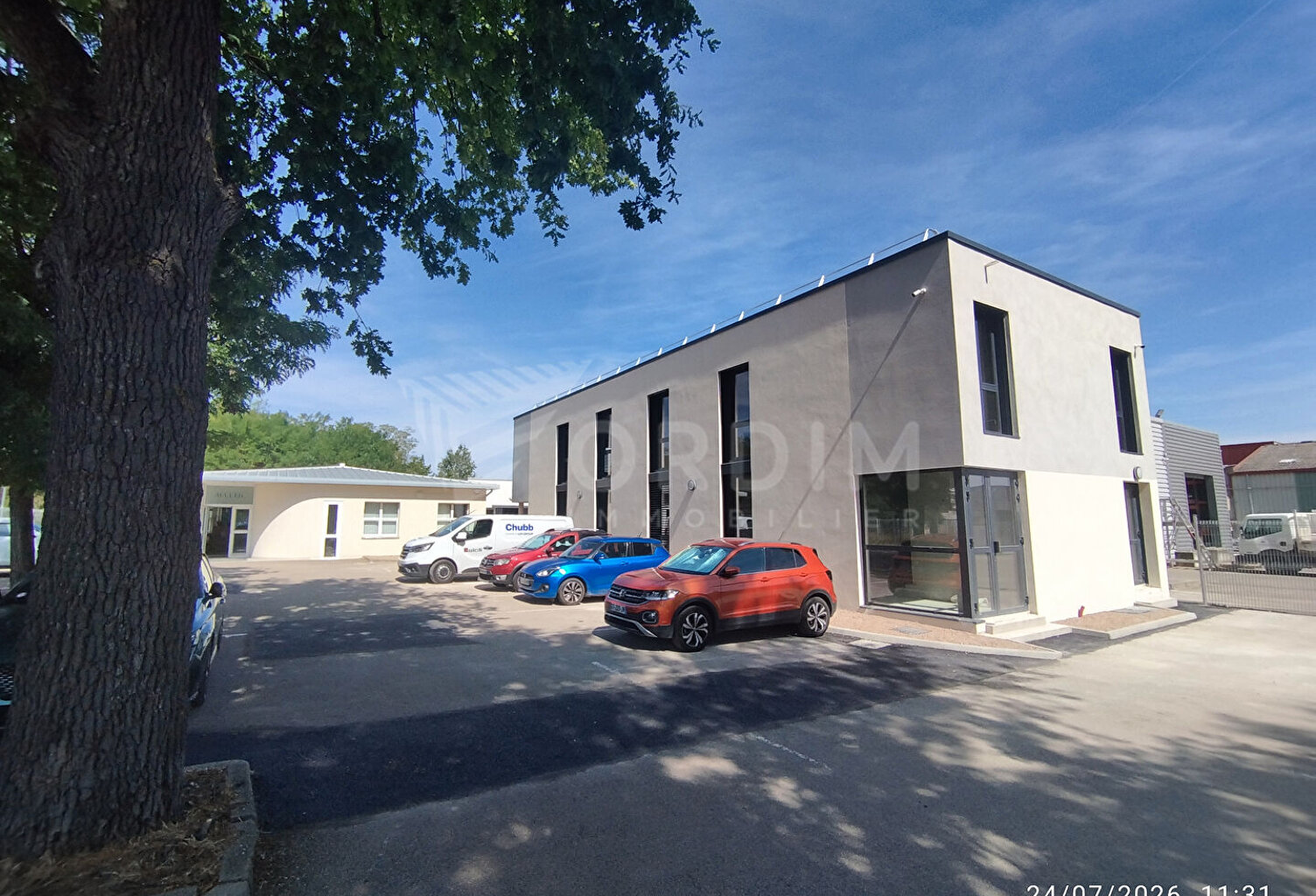 AUXERRE NORD -MONETEAU - SORTIE A6 NORD - BUREAUX NEUFS 161M² - PARKINGS — photo 1