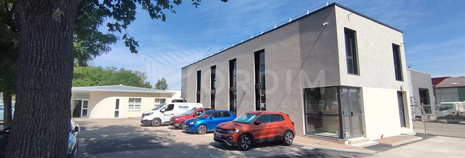 Commerce  161 m² à louer à Monéteau (89470)